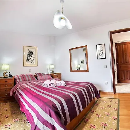 τρίτου ορόφου στην δαύλεια με θέα *