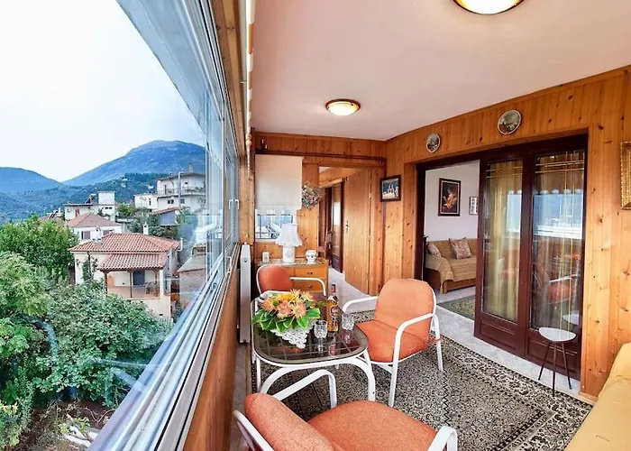 Apartment τρίτου ορόφου στην δαύλεια με θέα Davleia