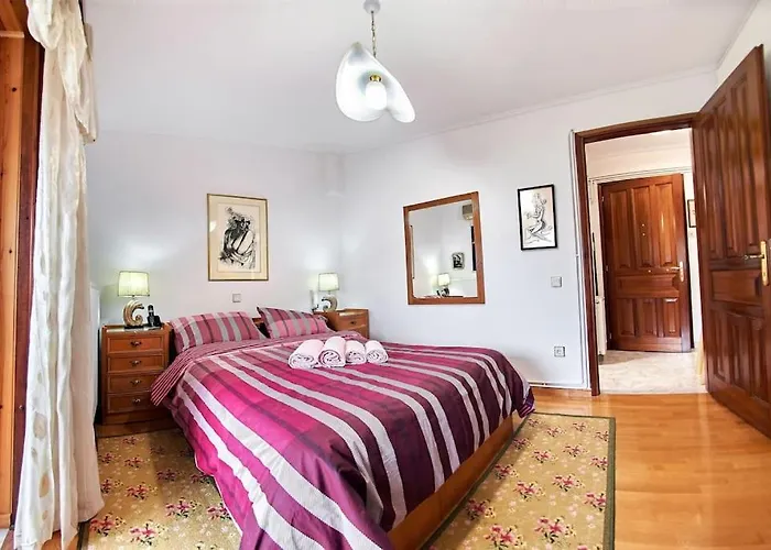 τρίτου ορόφου στην δαύλεια με θέα *