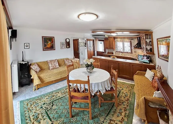 τρίτου ορόφου στην δαύλεια με θέα Davleia