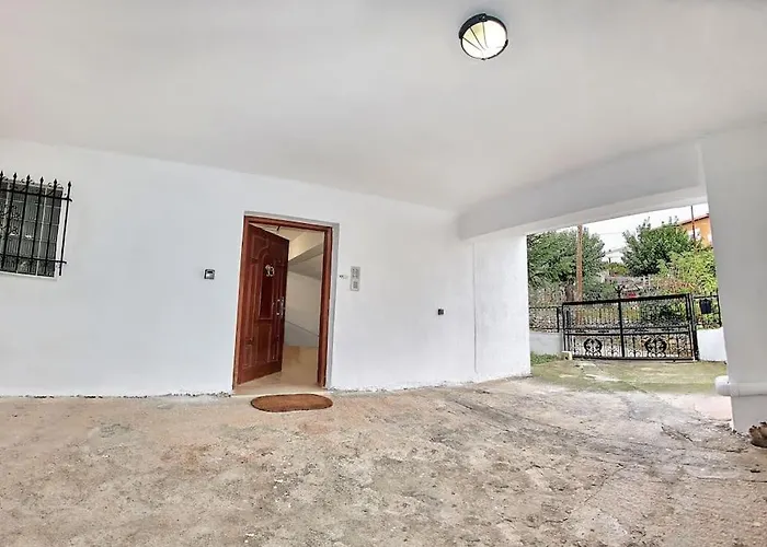 Apartment τρίτου ορόφου στην δαύλεια με θέα